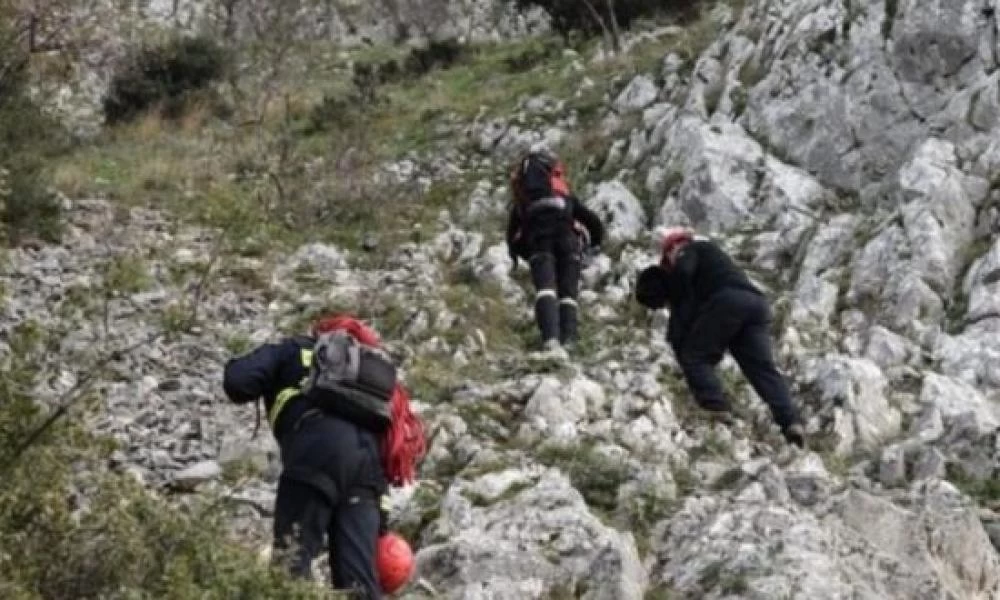 Εντοπίστηκαν νεκροί τέσσερις άνδρες σε σπήλαιο στο Λουτράκι